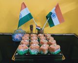 तिरगां कोकोनट बर्फी (Tiranga Coconut Barfi recipe in Hindi) रेसिपी चरण 3 फोटो