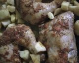 Une image de l'étape 7 de Cuisses de poulet et pomme de terre grillées au four.