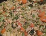 Foto del paso 6 de la receta: Pollo deshebrado con verduras