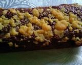 Foto langkah ke 6 dari resep brownies pisang bertopping.