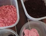 Foto langkah ke 1 dari resep Dessert Box Black Pink Oreo.