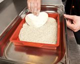 Meggyes-mákos pite krembl tésztával recept fázis 7 fotója