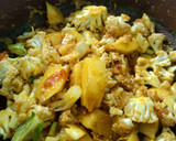 A picture of step 8 of Aloo Gobhi.