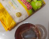 Foto langkah ke 2 dari resep Milk Tea Coffee Cubes.
