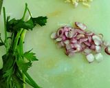 Foto langkah ke 1 dari resep Sup sayur telur puyuh simpel.