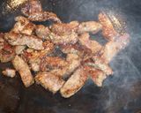 Foto del paso 3 de la receta: Hígado salteado con vainas de arvejas verdes y salsa teriyaki