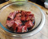 [日式料理] 日式黑椒牛柳串燒（附簡易黑椒醬作法）的食譜步驟3照片