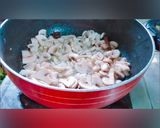 A picture of step 1 of Masala mushroom.