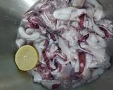 Foto langkah ke 1 dari resep Tumis Cumi Basah Bakso.