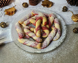 Foto del paso 11 de la receta: 🍬🎅🏻 Candy cane cookies 🍬 Galletitas de manteca navideñas bicolor 🎅🏻🍬