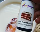 Gambar langkah 2 resipi Donat Red Velvet Susu.
