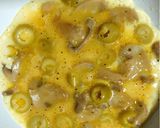 صورة لخطوة 3 من وصفة بيض اومليت بالمشروم (الفطر) والزيتون 🥚🍄🫒🥪✨