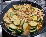 Une image de l'étape 14 de Riz à l'agneau, courgettes et panais.