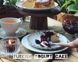 Gambar langkah 1 resipi Turkish yogurt cake.