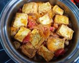 Hình bước làm 3 của món Đậu hũ kho chao/cà chua