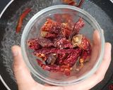 A picture of step 1 of Rajasthan ki Tomato Dry Red Chilli & Garlic Chutney Recipe.