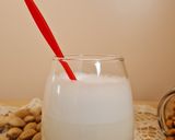 Foto del paso 5 de la receta: Agua de almendras, sin filtrado 💧🌱 "leche" o bebida vegetal