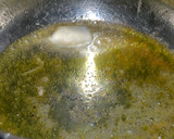 Foto del paso 4 de la receta: Pechuga de pollo con salchichas blancas a la cerveza