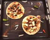 A picture of step 3 of Pita Pizza.