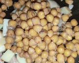 A picture of step 3 of Tarka Aloo Chaana Chaat 😋.