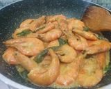 Gambar langkah 6 resipi Udang buttermilk.