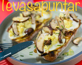 Foto del paso 8 de la receta: Tosta de scamorza 🍞 🧀 🍄 🥔 🍳