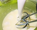 Foto langkah ke 7 dari resep Brownies Caramel Cheesecake.