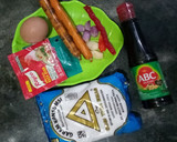 Foto langkah ke 1 dari resep Nasi Goreng Sosis Bumbu Iris.