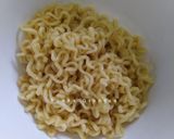 Foto langkah ke 3 dari resep Ramyeon Dalkgaejang (라면 닭개장).