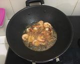 Foto langkah ke 1 dari resep Udang asam pedas manis simple.
