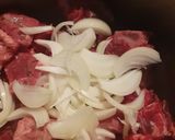 A picture of step 1 of Beef Qorma.