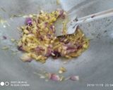 A picture of step 2 of Lemongrass shrimps prawns.
