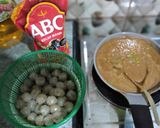 Foto langkah ke 5 dari resep Cilok sapi sambal kacang.