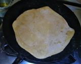 A picture of step 4 of Plan Punjabi style paratha.