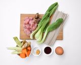 รูปขั้นตอนการทำที่ 2 ของ หม้อไฟไก่และผักรวมเสิร์ฟพร้อมเส้นโซบะ