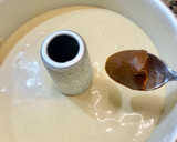 Foto del paso 6 de la receta: Pastel de nueces y dulce de leche con cobertura crujiente, “sin gluten”