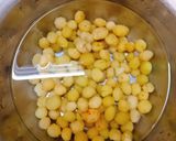 Hình bước làm 1 của món Mứt chùm ruột