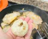 Foto del paso 3 de la receta: Lomo de cerdo en salsa 🐽 🍀 🧄 🥃