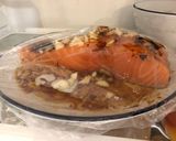 A picture of step 3 of Salmon teriyaki.