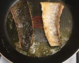 A picture of step 4 of Salmon with curry cream sauce (Losos s kari smotanovou omáčkou).