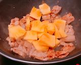 Hình bước làm 2 của món Ba Rọi Rim Thơm