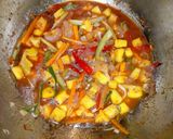 Foto langkah ke 6 dari resep Gurame Asam Manis Pedas.
