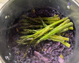 Foto del paso 5 de la receta: Crema de col lombarda y espárragos