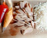Foto langkah ke 3 dari resep Pizza Topping Sosis.