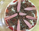 Hình bước làm 2 của món Piza bò băm xúc xích