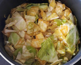 Foto del paso 2 de la receta: Alubias con repollo y salchicha