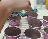 Foto langkah ke 5 dari resep Black forest Cup Cake.