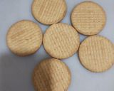 A picture of step 1 of Biscuit ice-cream sandwich.