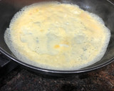 Foto del paso 2 de la receta: Tortilla de atún y canónigos