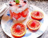 Foto del paso 8 de la receta: Tiramisú de fresa 🍓 y coco 🥥 en tarritos 🫙